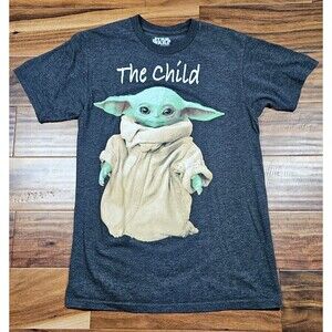 Mad Engine Star Wars Mandalorian The Child Grogu Baby Yoda T-Shirt Sz Small